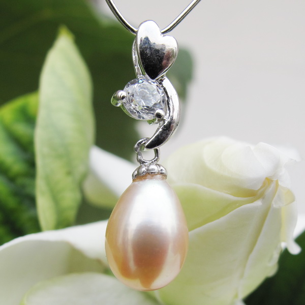 Alloy pearl pendants