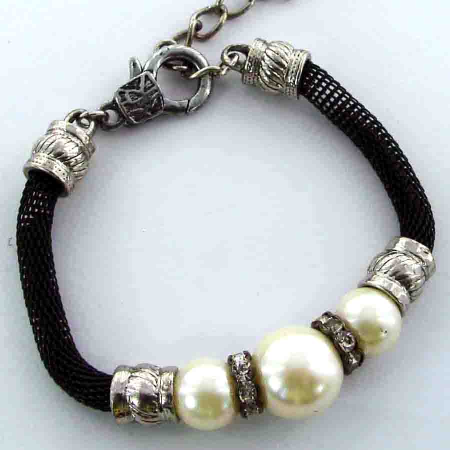 Pearl fancy fashionable bracelet