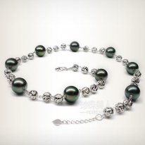 Tahiti black pearl necklace 10 or 11 mm