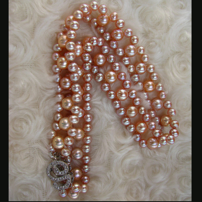 Flat piece of pearl necklace