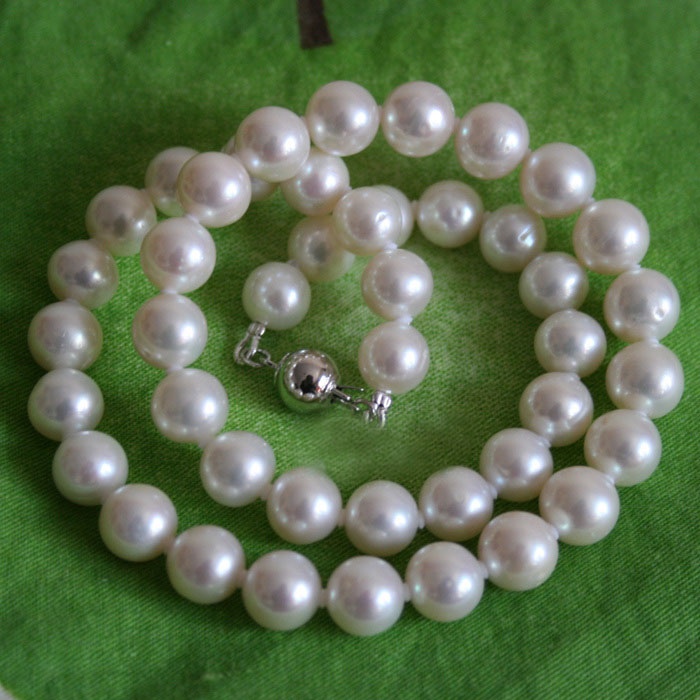 Pearl necklace