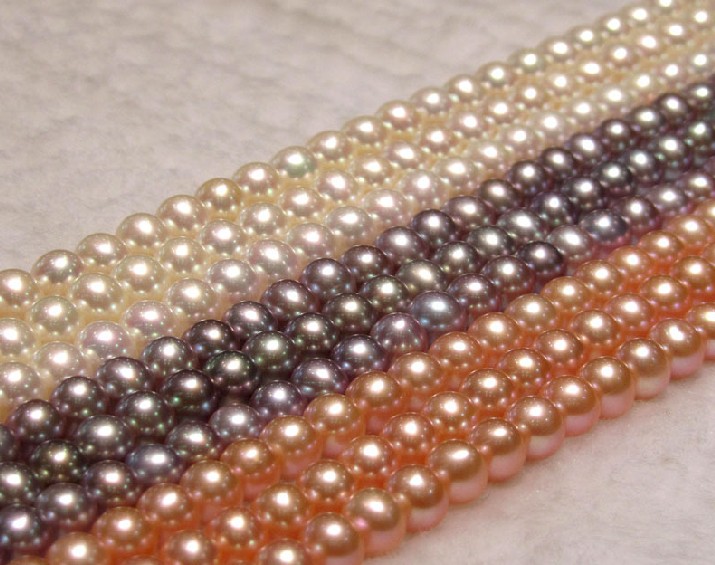 Shoen pearl necklace