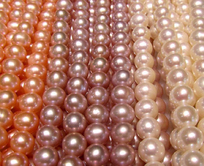 Shoen pearl necklace